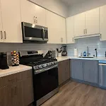 Designer 1 Bedroom Condo In Silver Lake