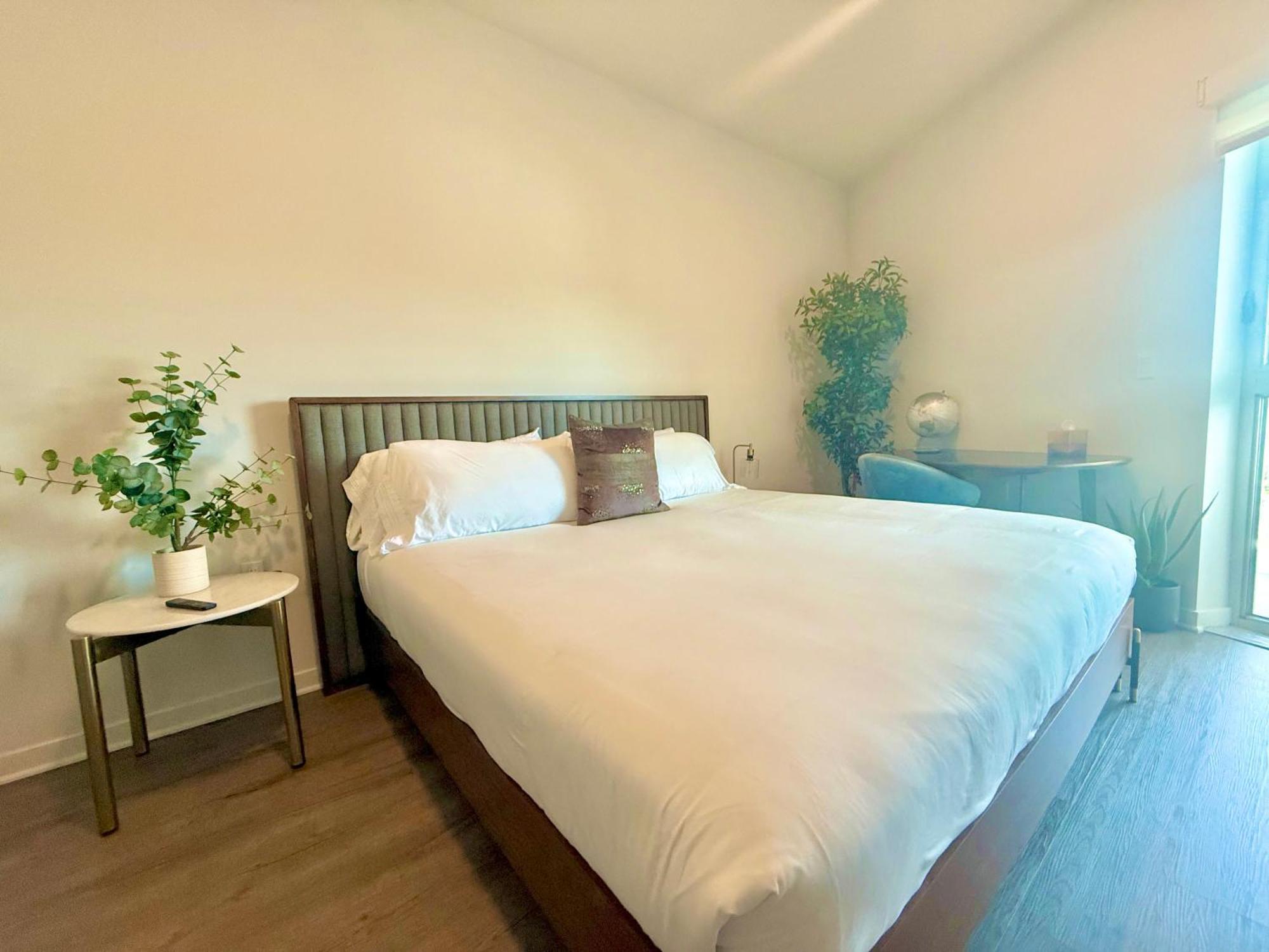 Aparthotel Designer 1 Bedroom In Silver *